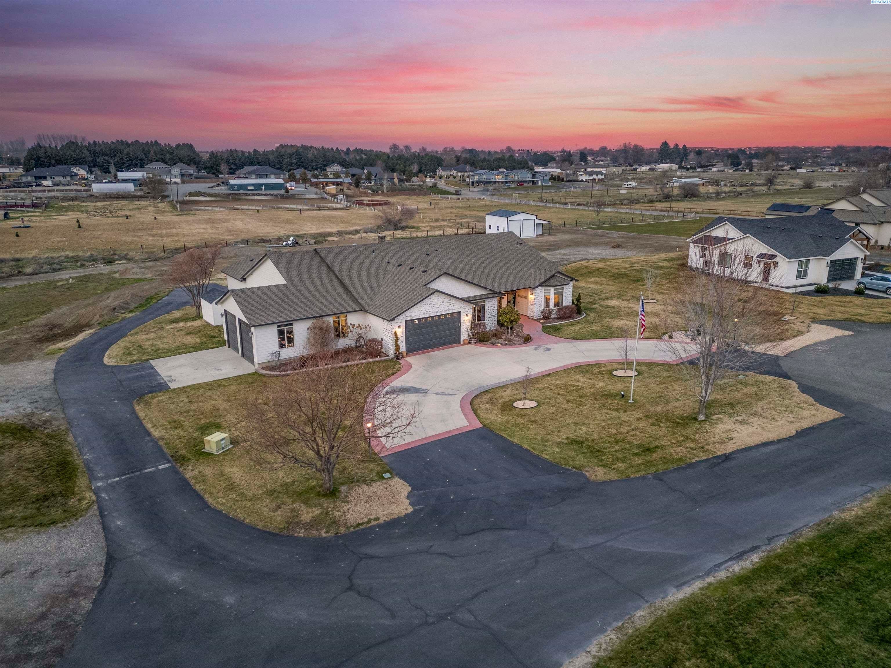 Pasco, Washington, 99301, United States, 4 Bedrooms Bedrooms, ,1 BathroomBathrooms,Residential,For Sale,2013794