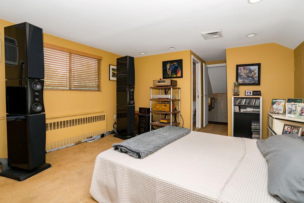 Oceanside, New York, 11572, United States, 3 Bedrooms Bedrooms, ,3 BathroomsBathrooms,Residential,For Sale,1908521
