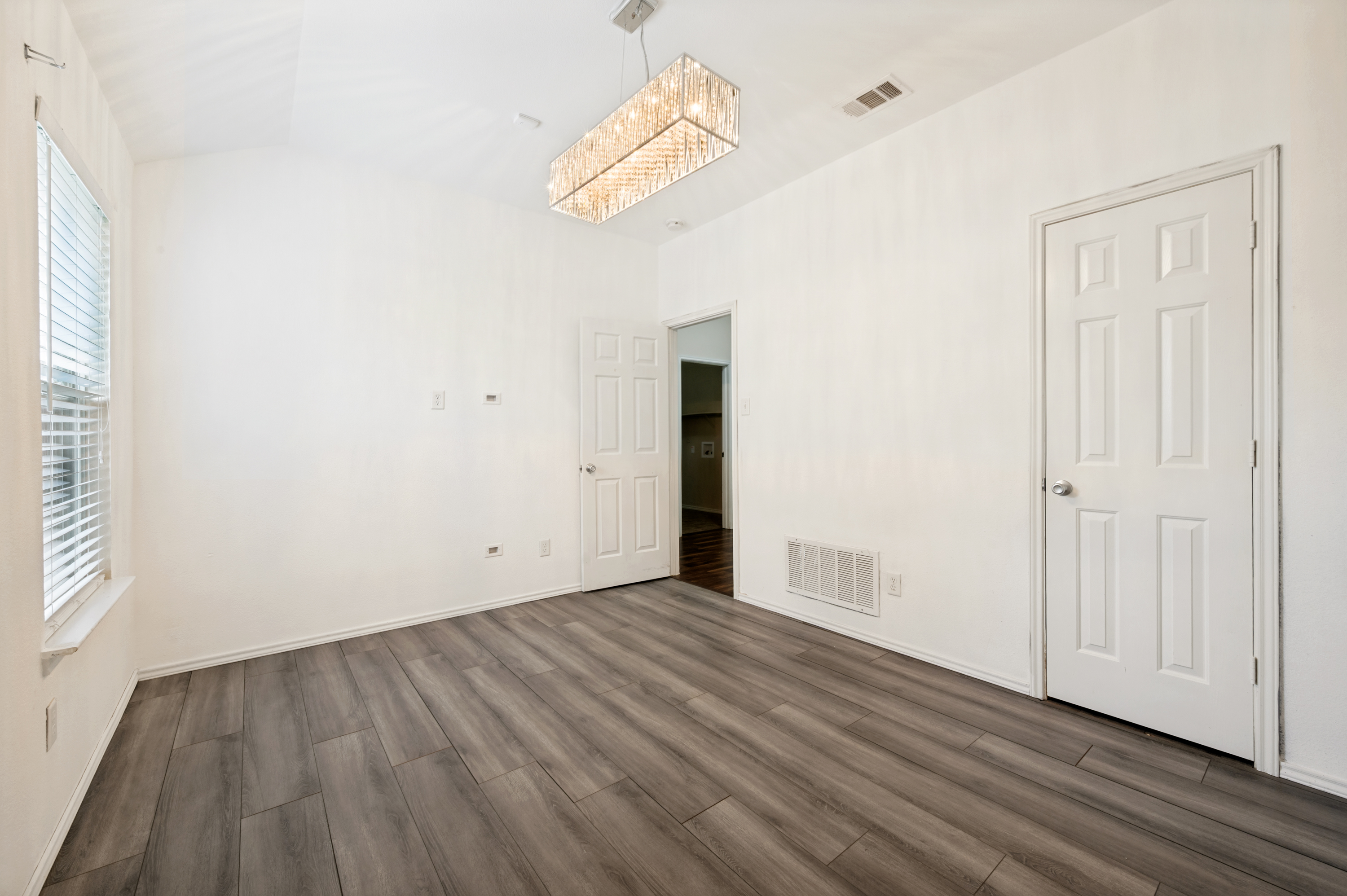  1339 4th Street, Grand Prairie, TX, 75051 - 物件實景