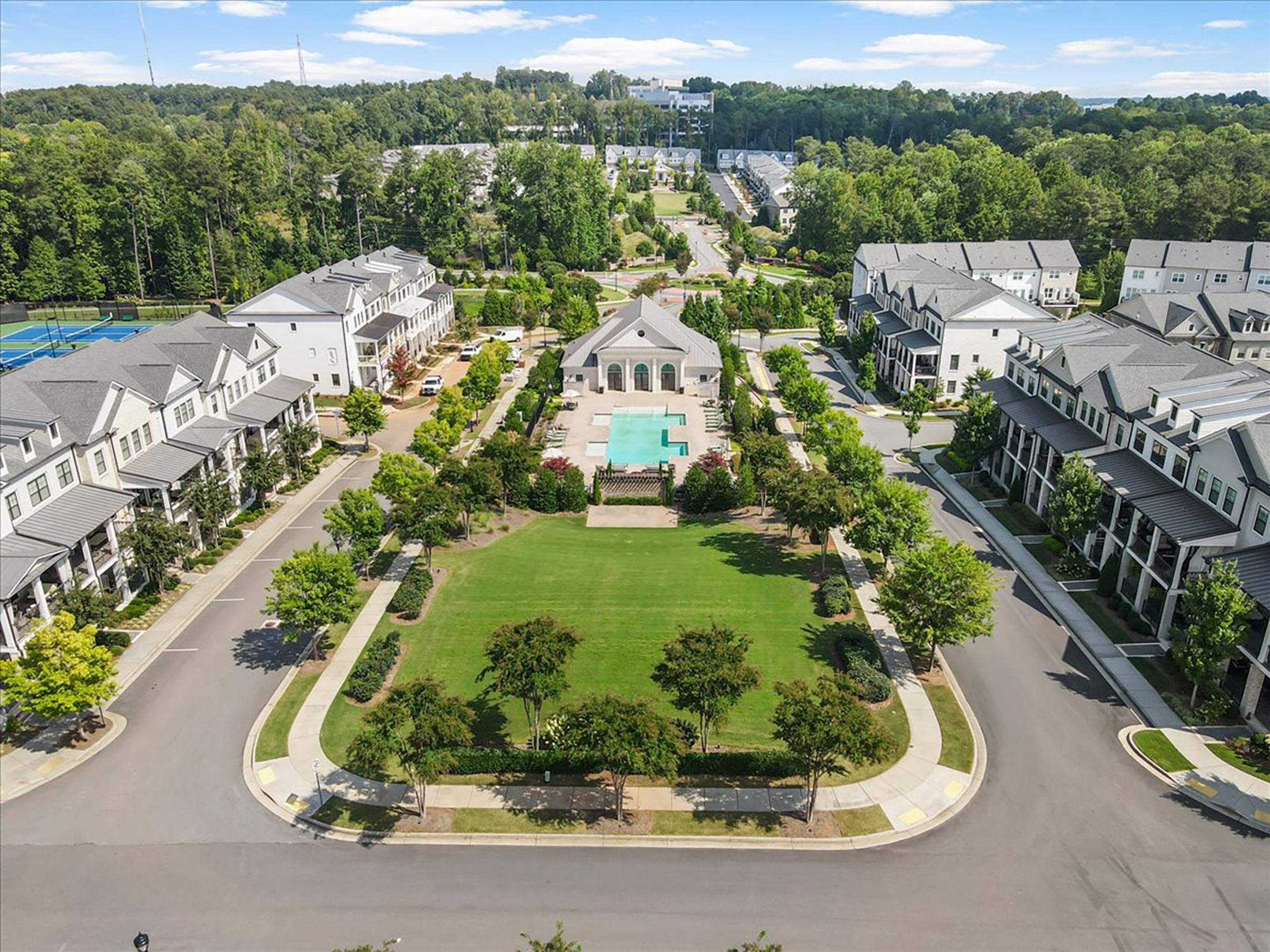  Beautifully Maintained Townhome in Gated Community - 物件實景