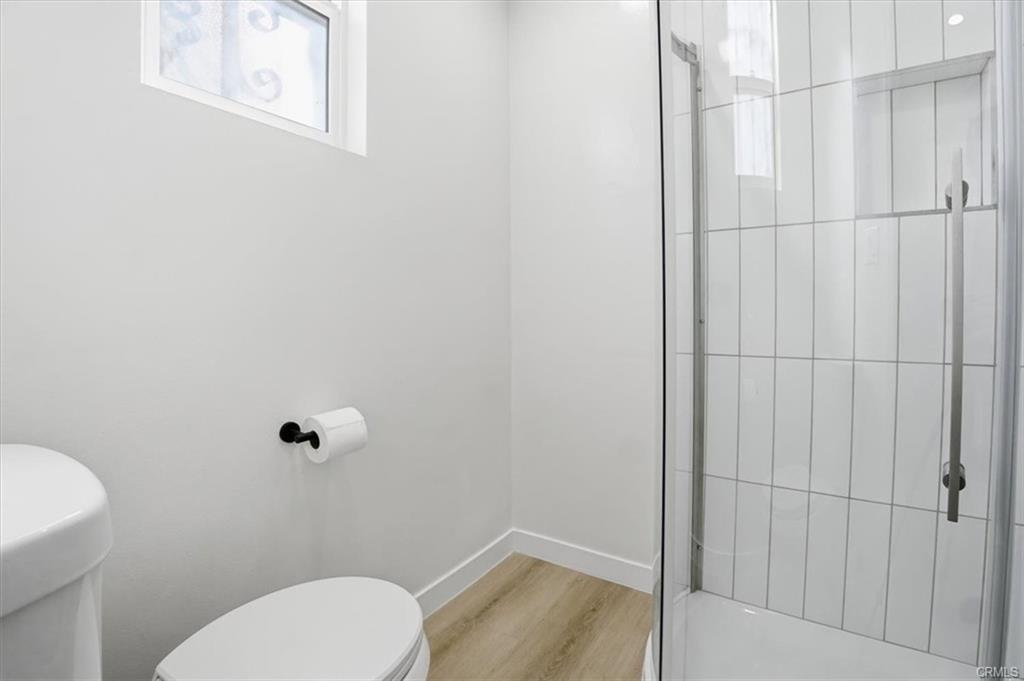 Los Angeles, California, 90003, United States, 5 Bedrooms Bedrooms, ,Residential,For Sale,2007748