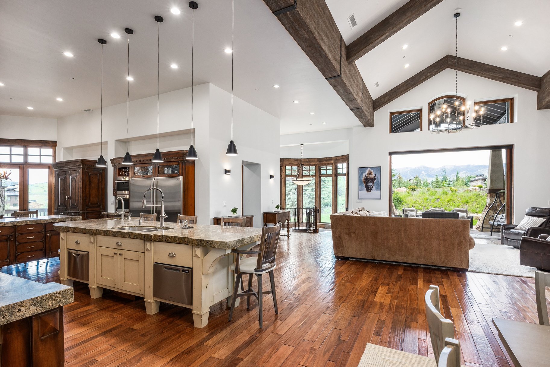  Spacious Glenwild Home with Resort Views, Private Guest Suite and Expansive Yard - 物件實景