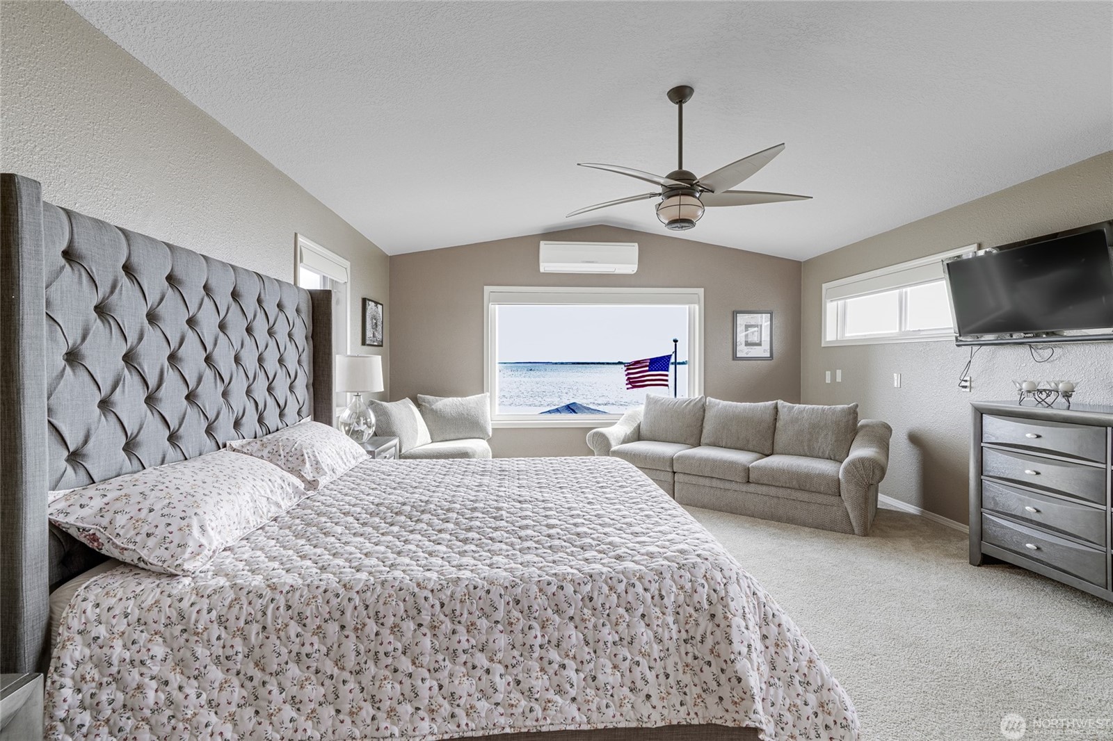 Chinook, Washington, 98614, United States, 2 Bedrooms Bedrooms, ,1 BathroomBathrooms,Residential,For Sale,1822391