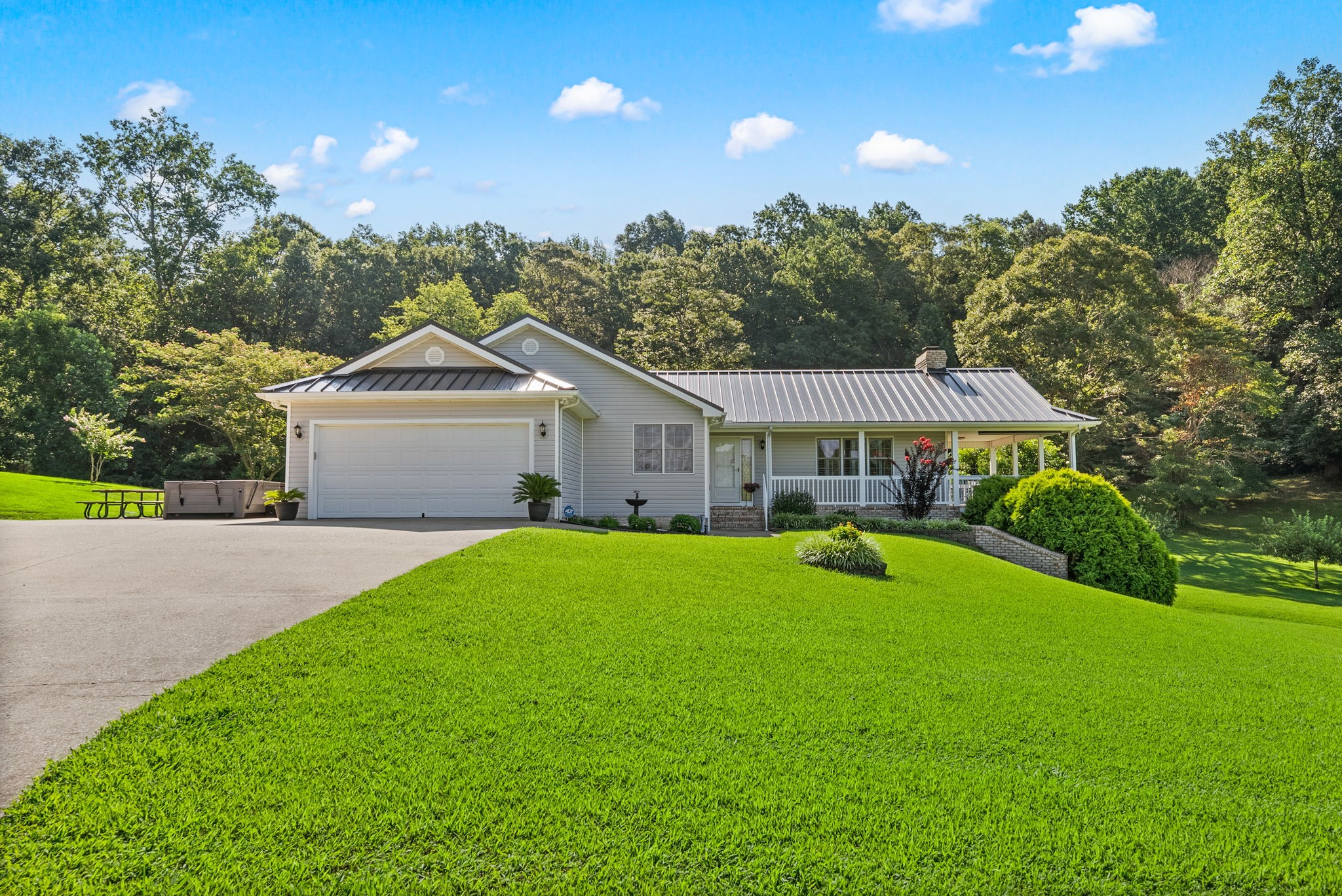 Cadiz, Kentucky, 42211, United States, 4 Bedrooms Bedrooms, ,3 BathroomsBathrooms,Residential,For Sale,1977115