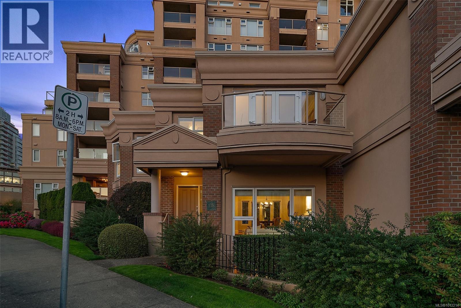 VICTORIA, British Columbia, V9A 7M5, CA, 4 Bedrooms Bedrooms, ,4 BathroomsBathrooms,Residential,For Sale,1947216