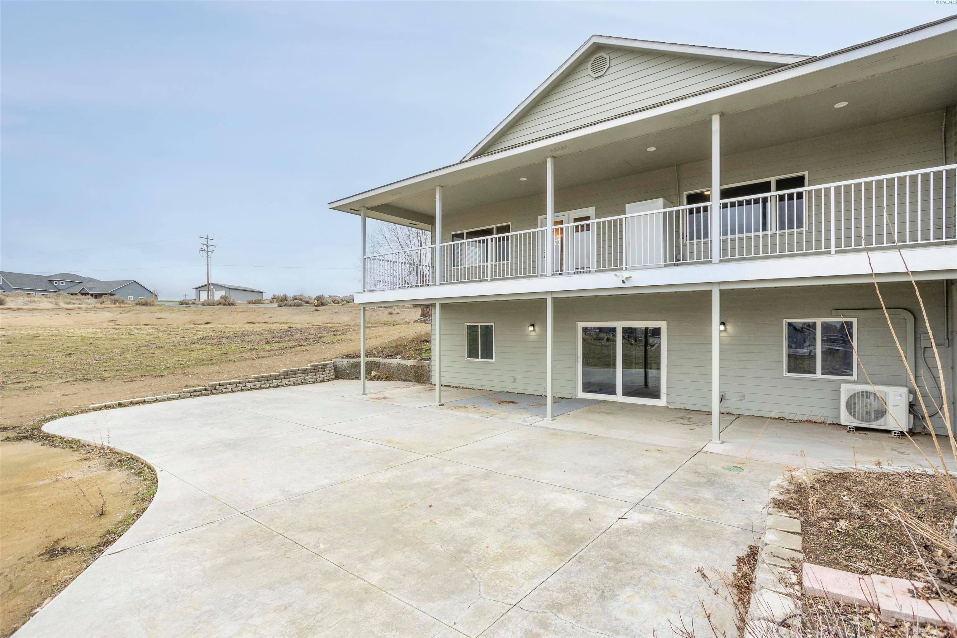 West Richland, Washington, 99353, United States, 5 Bedrooms Bedrooms, ,3 BathroomsBathrooms,Residential,For Sale,1923424