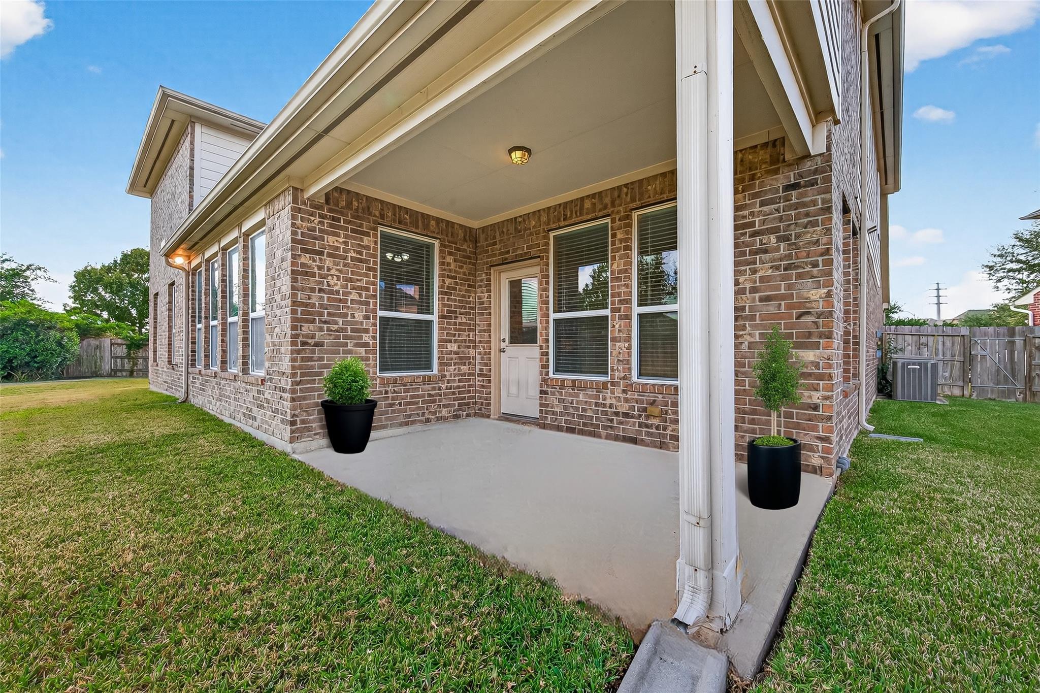 Missouri City, Texas, 77459, United States, 5 Bedrooms Bedrooms, ,4 BathroomsBathrooms,Residential,For Sale,1979192