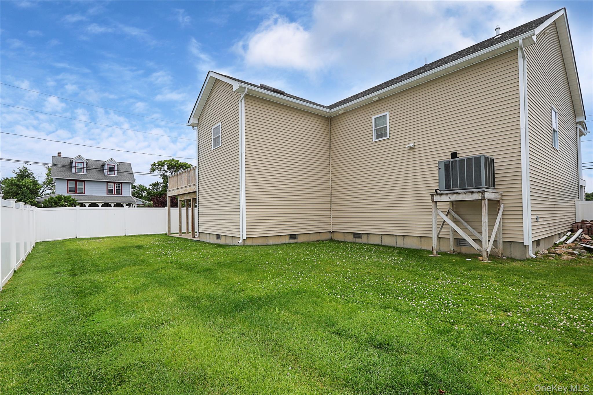  370 Rider Avenue, Patchogue, NY, 11772 - 物件實景