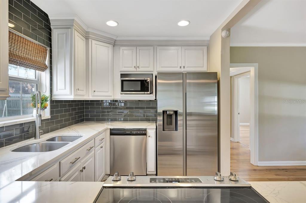Tampa, Florida, 33611, United States, 3 Bedrooms Bedrooms, ,2 BathroomsBathrooms,Residential,For Sale,1876047