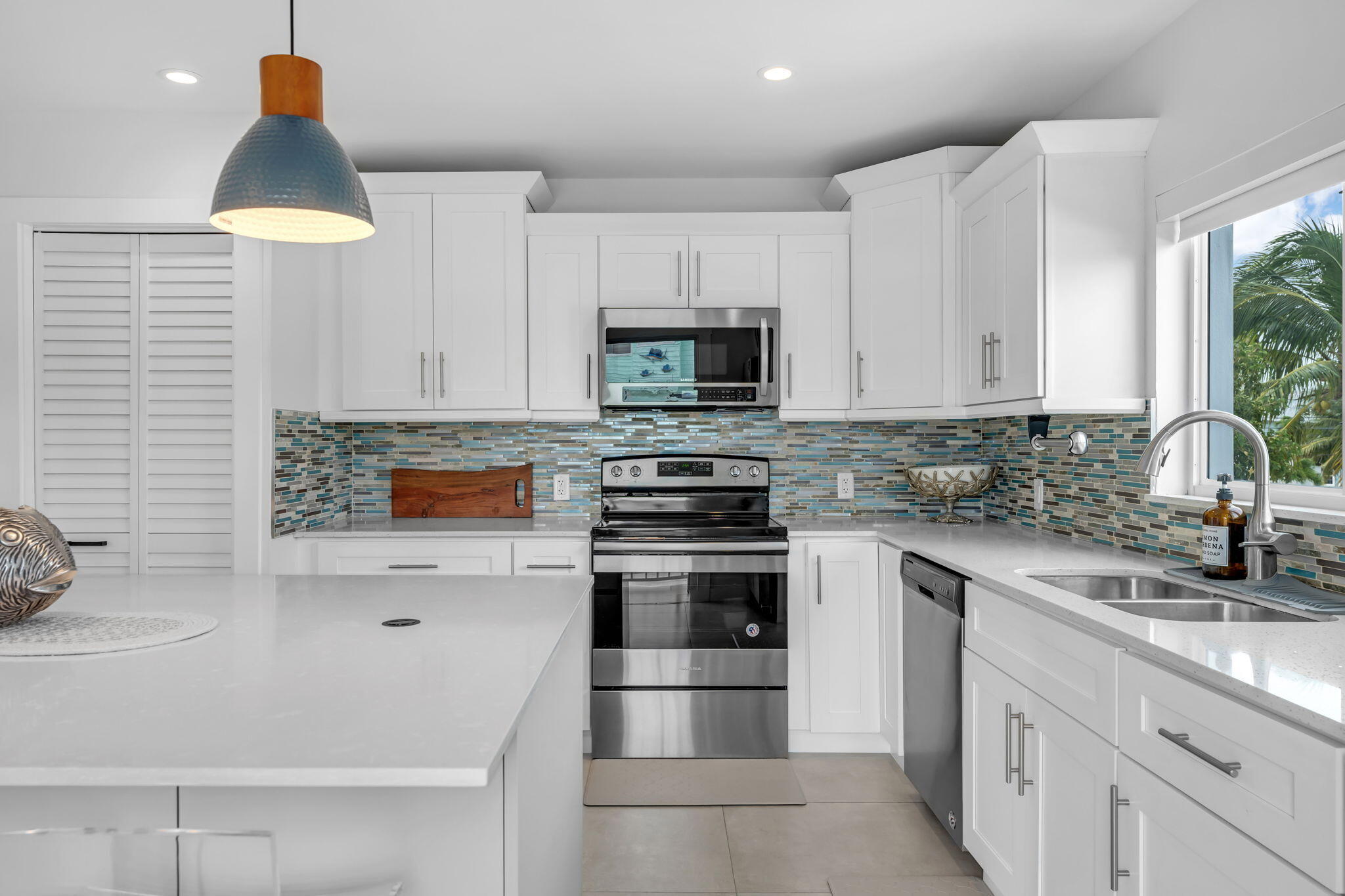 KEY LARGO, Florida, 33037, United States, 4 Bedrooms Bedrooms, ,3 BathroomsBathrooms,Residential,For Sale,1991909