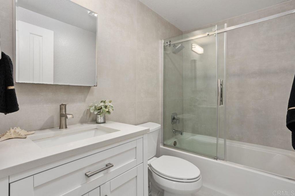 San Diego, California, 92122, United States, 1 Bedroom Bedrooms, ,1 BathroomBathrooms,Residential,For Sale,1987657