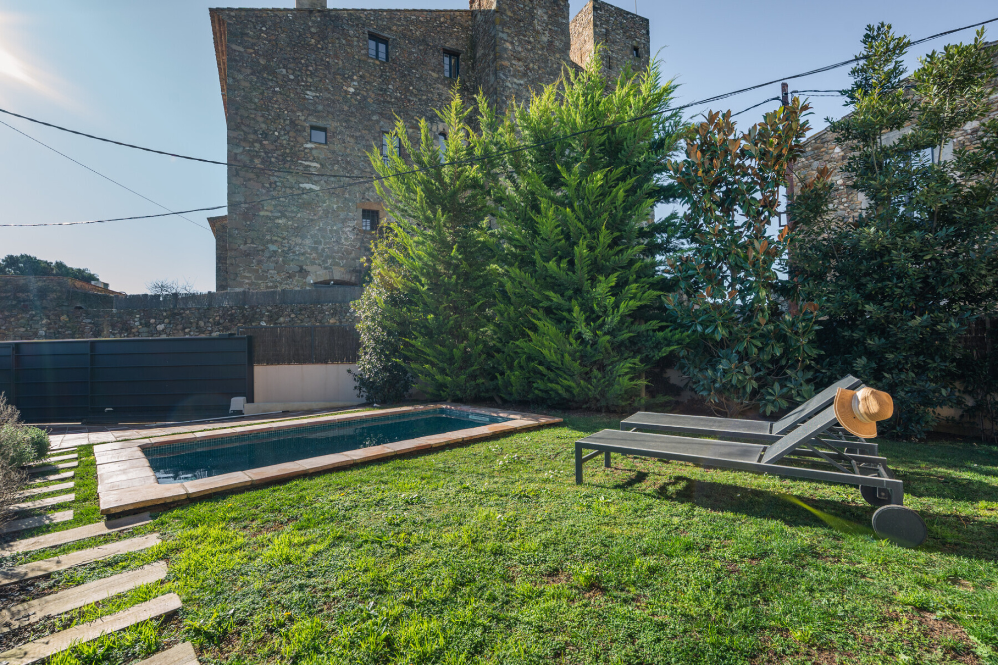  Extraordinary home in a unique enclave in Castell d