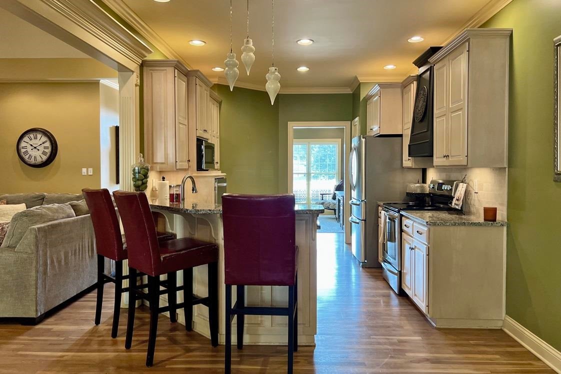 Franklin, Kentucky, 42134, United States, 4 Bedrooms Bedrooms, ,3 BathroomsBathrooms,Residential,For Sale,1941979