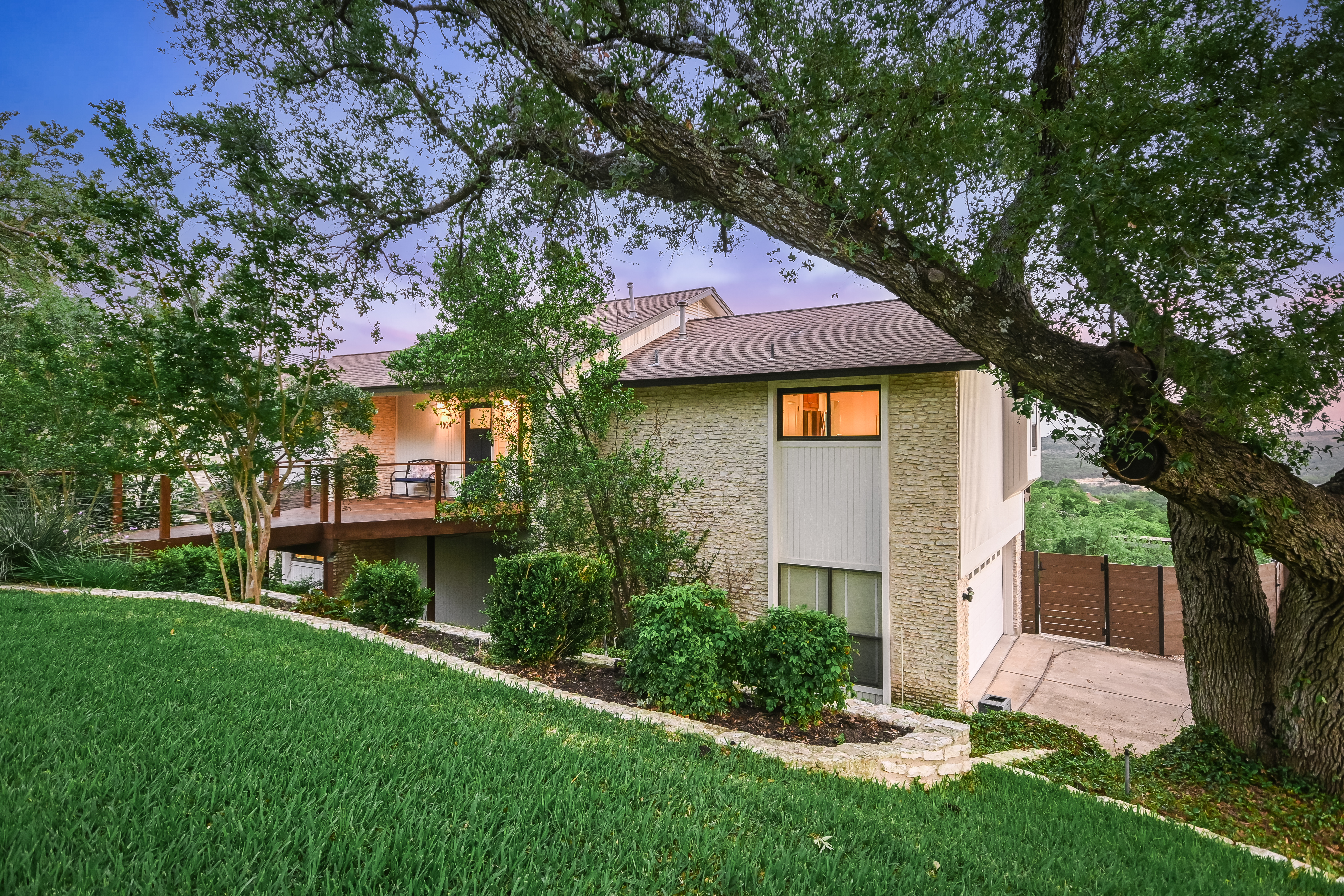  Hill Country Serenity in the Heart of Eanes ISD - 物件實景