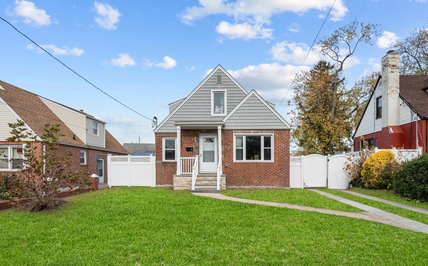 Valley Stream, New York, 11580, United States, 4 Bedrooms Bedrooms, ,3 BathroomsBathrooms,Residential,For Sale,1935482