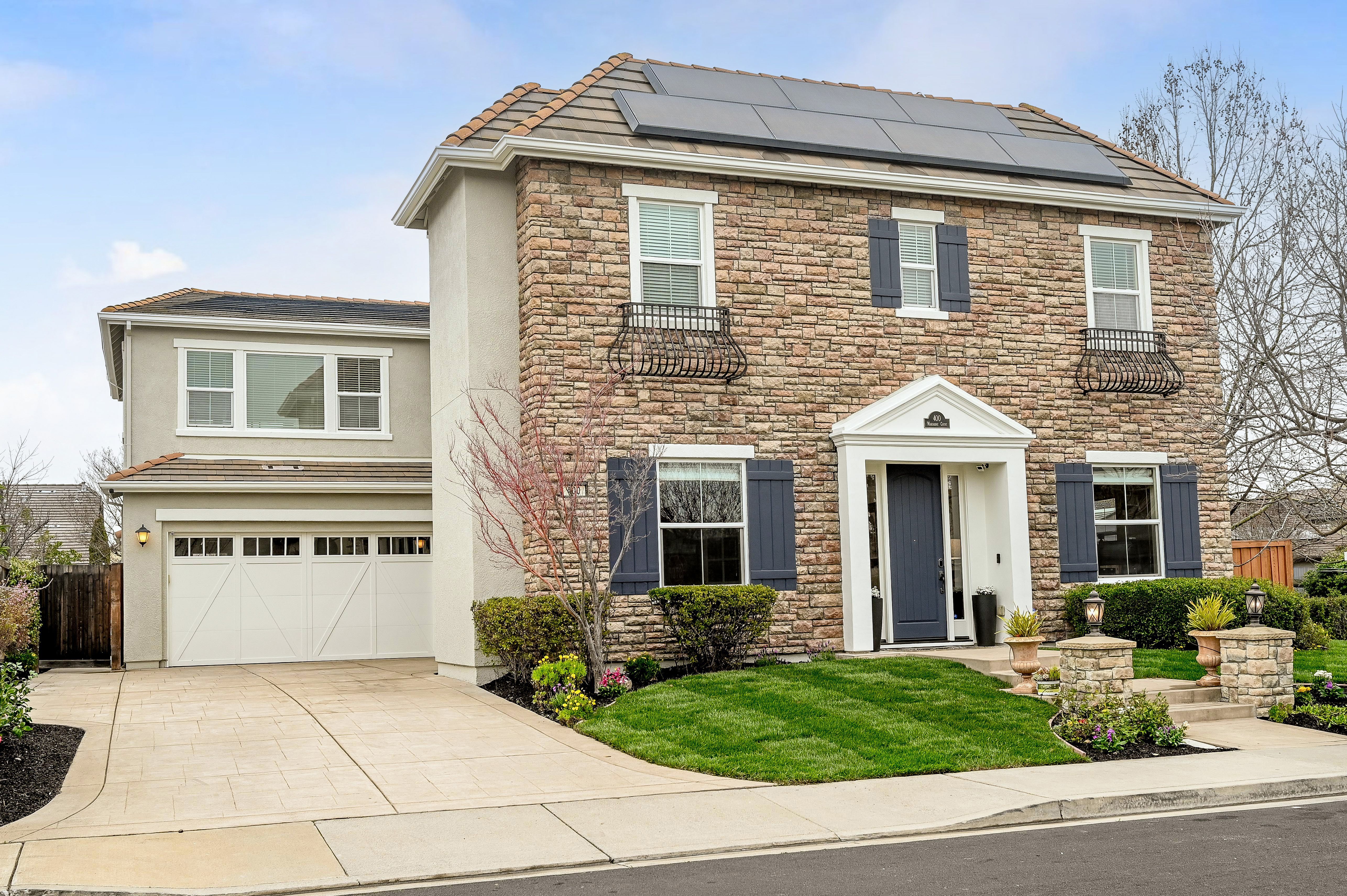  Stunning Monterosso Estate on Private Court with Designer Indoor-Outdoor Living - 物件實景