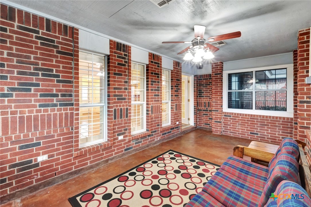 Victoria, Texas, 77904, United States, 3 Bedrooms Bedrooms, ,3 BathroomsBathrooms,Residential,For Sale,1989314