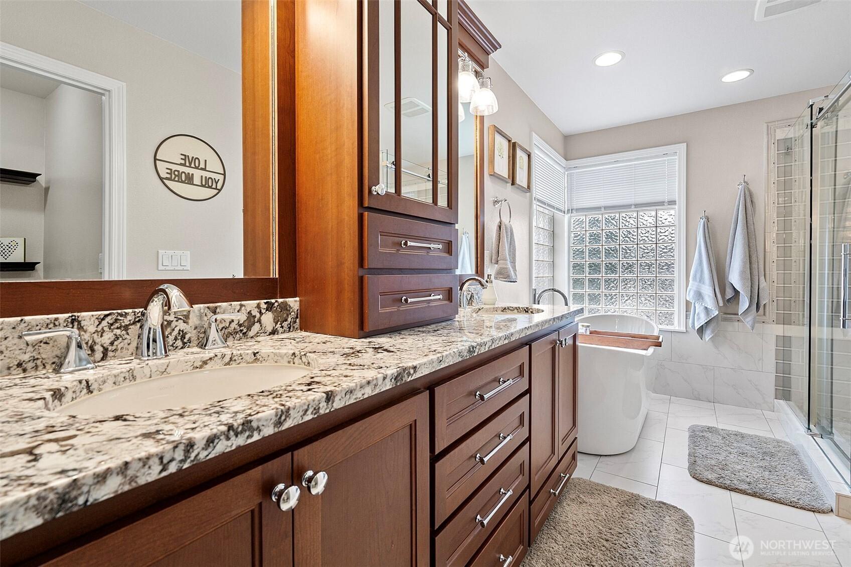 AUBURN, Washington, 98002, United States, 4 Bedrooms Bedrooms, ,3 BathroomsBathrooms,Residential,For Sale,1875288