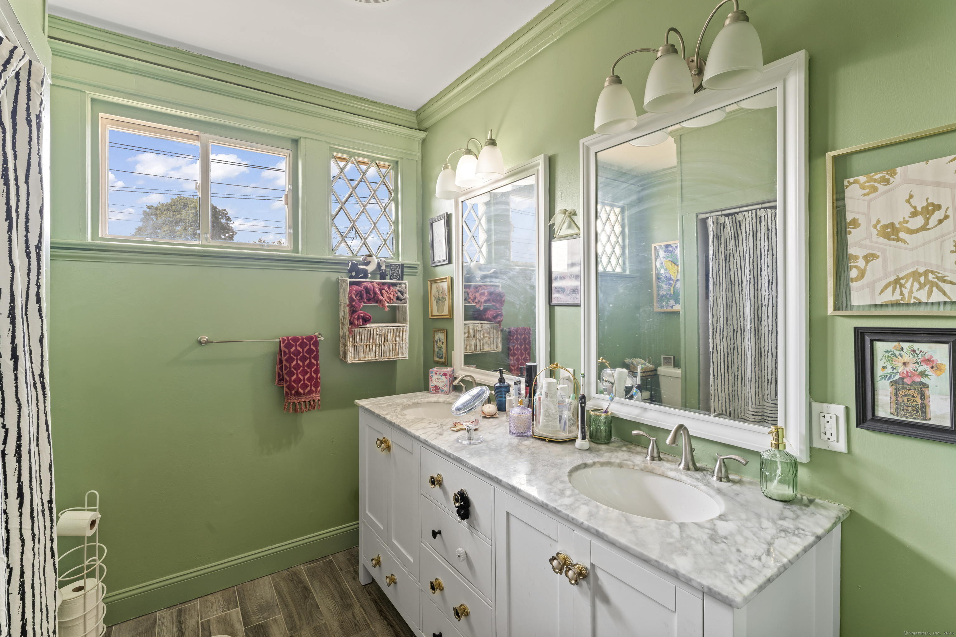 West Haven, Connecticut, 06516, United States, 5 Bedrooms Bedrooms, ,2 BathroomsBathrooms,Residential,For Sale,1858012