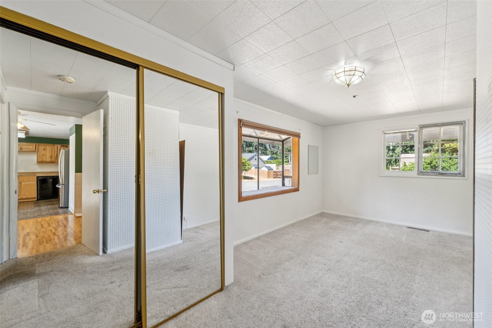 Lynnwood, Washington, 98037, United States, 4 Bedrooms Bedrooms, ,2 BathroomsBathrooms,Residential,For Sale,1904823