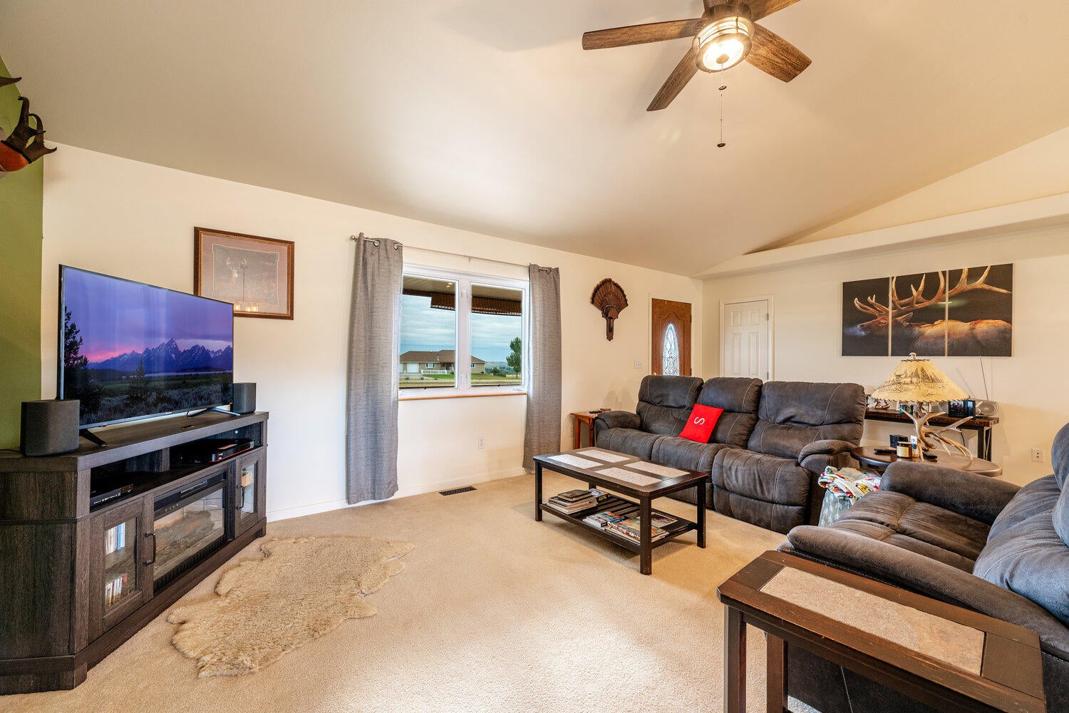 Buffalo, Wyoming, 82834, United States, 3 Bedrooms Bedrooms, ,2 BathroomsBathrooms,Residential,For Sale,1982571