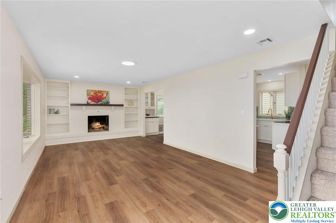 Washington Twp, Pennsylvania, 18080, United States, 3 Bedrooms Bedrooms, ,3 BathroomsBathrooms,Residential,For Sale,1984610