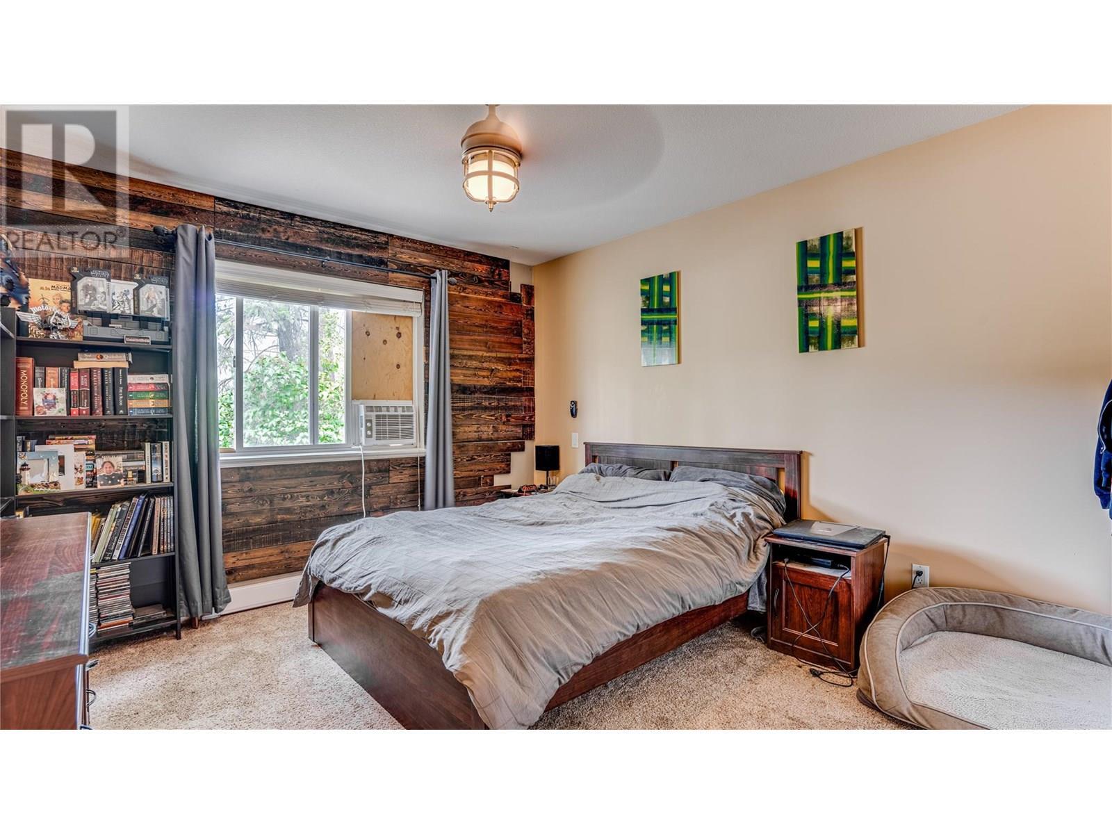 KELOWNA, British Columbia, V1Z 3W5, CA, 2 Bedrooms Bedrooms, ,2 BathroomsBathrooms,Residential,For Sale,1897605