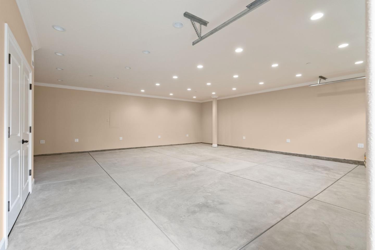 San Mateo, California, 94402, United States, 5 Bedrooms Bedrooms, ,4 BathroomsBathrooms,Residential,For Sale,1941732
