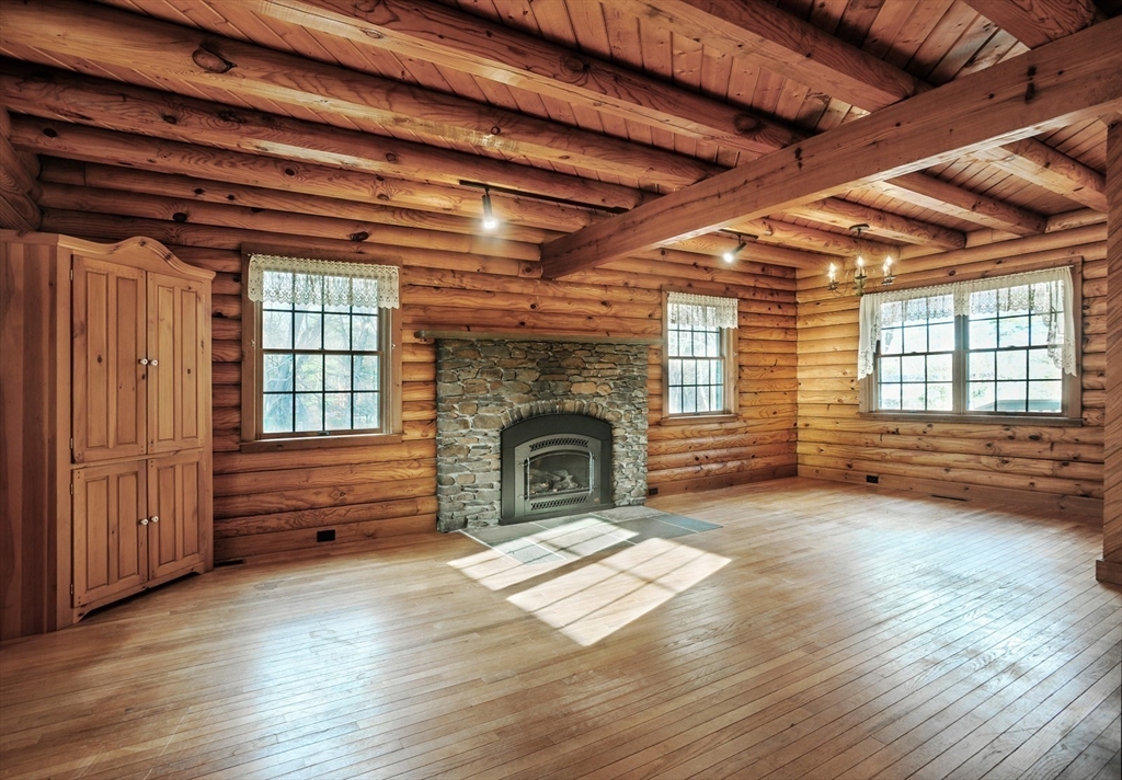 Hanson, Massachusetts, 02341, United States, 4 Bedrooms Bedrooms, ,2 BathroomsBathrooms,Residential,For Sale,2000773