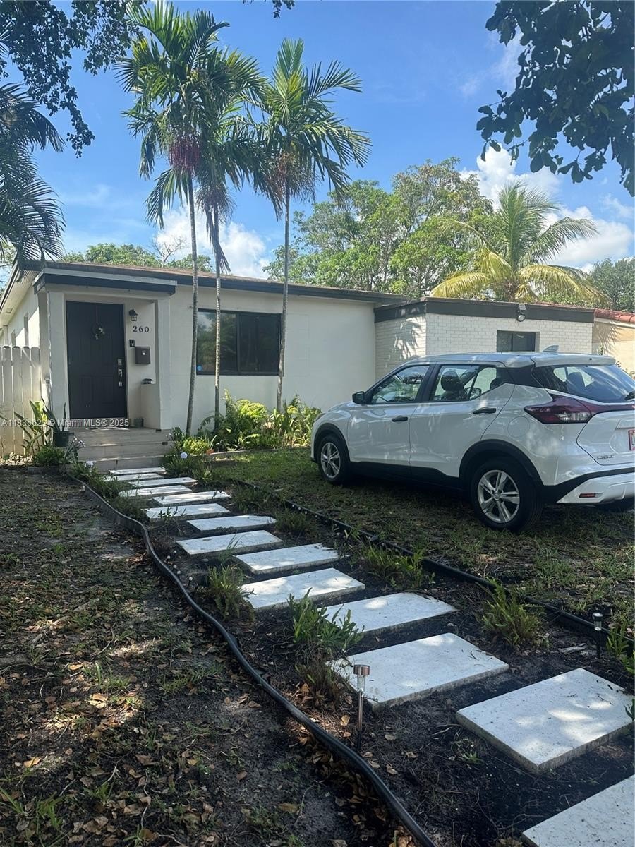 North Miami, Florida, 33168, United States, 3 Bedrooms Bedrooms, ,2 BathroomsBathrooms,Residential,For Sale,1974834