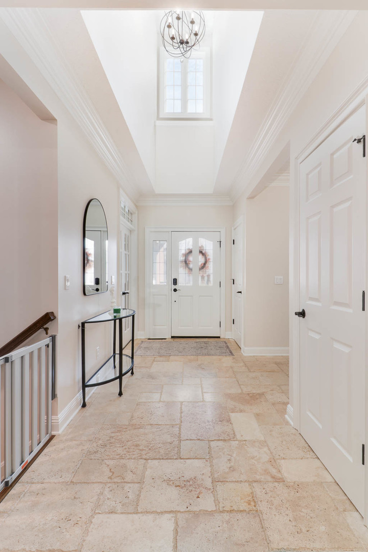 Bloomington, Illinois, 61704, United States, 5 Bedrooms Bedrooms, ,4 BathroomsBathrooms,Residential,For Sale,1991973