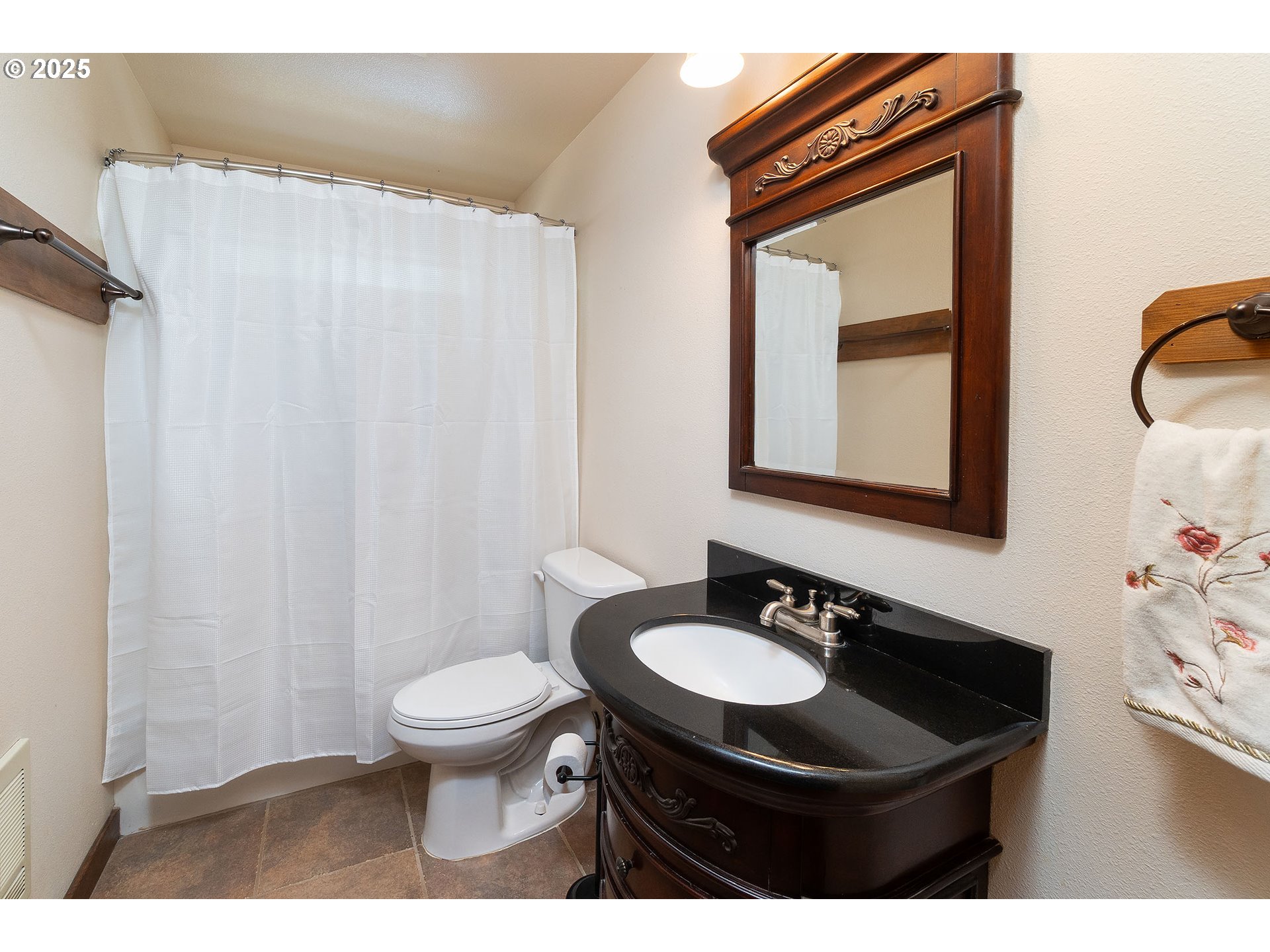 La Pine, Oregon, 97739, United States, 3 Bedrooms Bedrooms, ,2 BathroomsBathrooms,Residential,For Sale,1961362