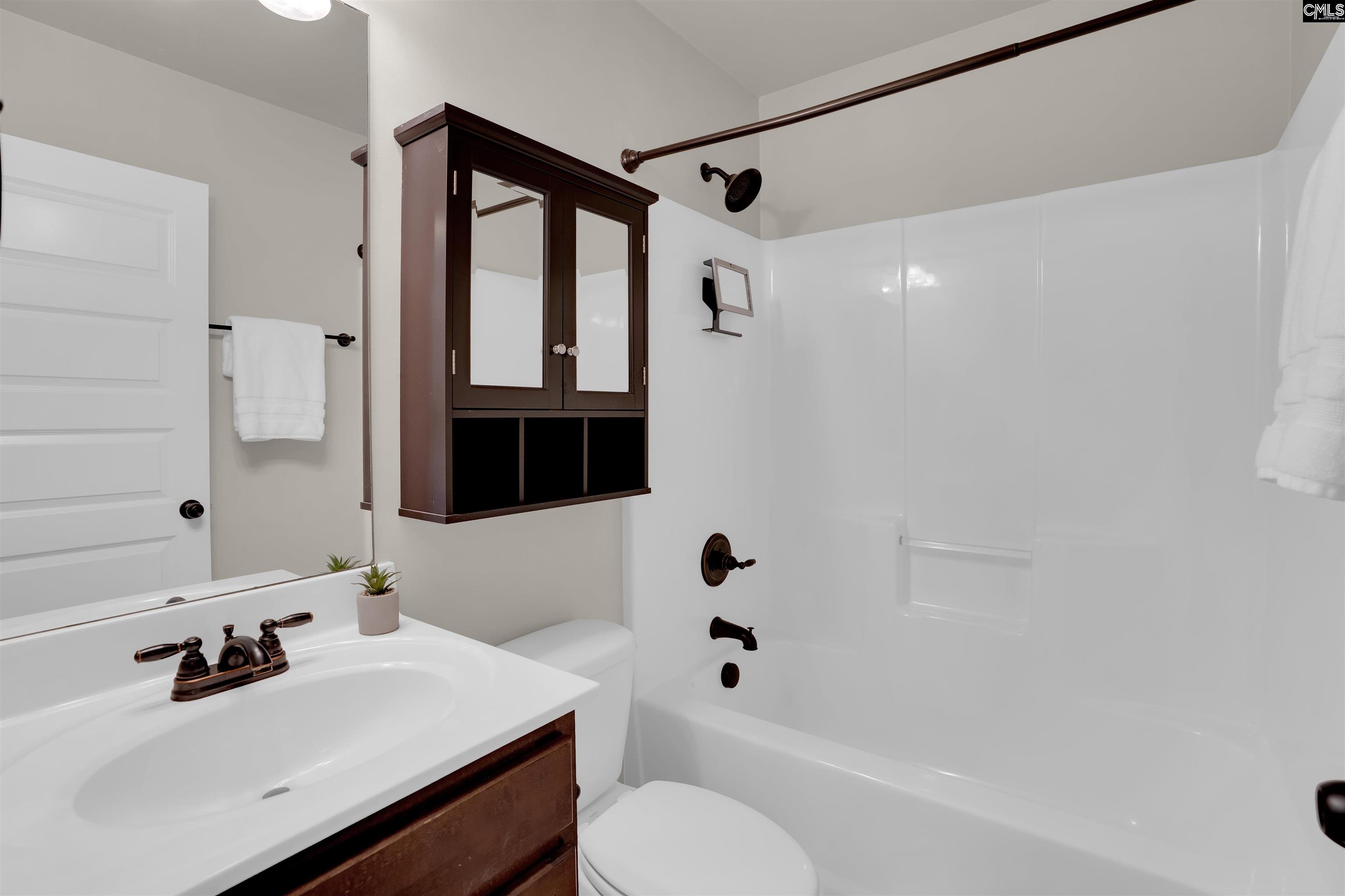 Chapin, South Carolina, 29036, United States, 5 Bedrooms Bedrooms, ,3 BathroomsBathrooms,Residential,For Sale,1934292
