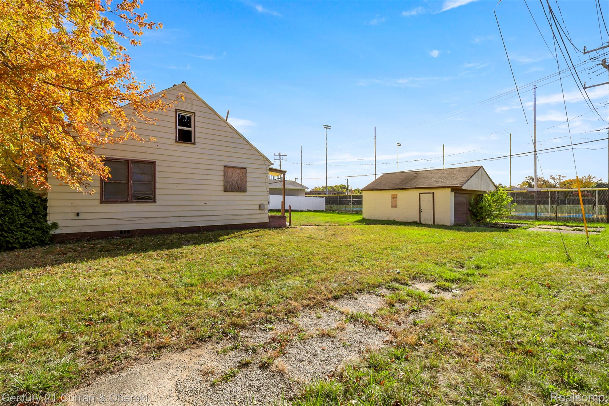 Dearborn Heights, Michigan, 48127, United States, 3 Bedrooms Bedrooms, ,1 BathroomBathrooms,Residential,For Sale,1981099