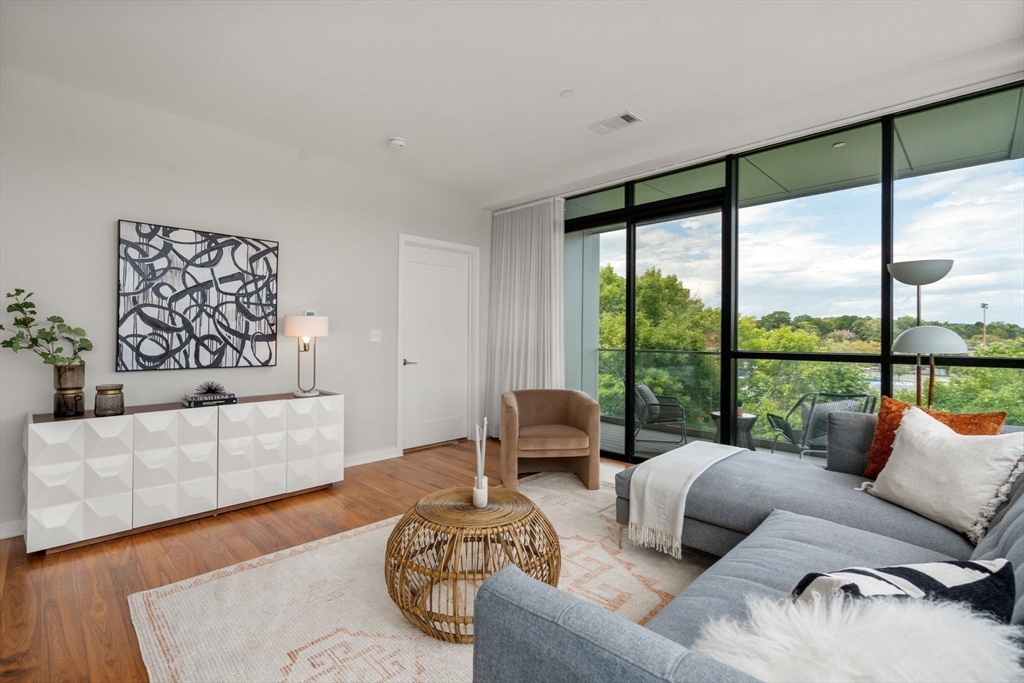 Boston, Massachusetts, 02130, United States, 2 Bedrooms Bedrooms, ,2 BathroomsBathrooms,Residential,For Sale,1940370