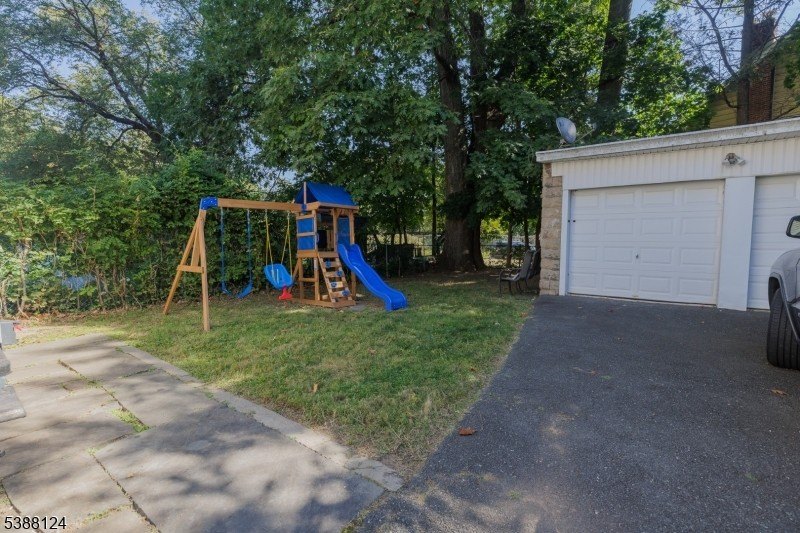 East Orange City, New Jersey, 07017-1719, United States, 4 Bedrooms Bedrooms, ,3 BathroomsBathrooms,Residential,For Sale,1978198