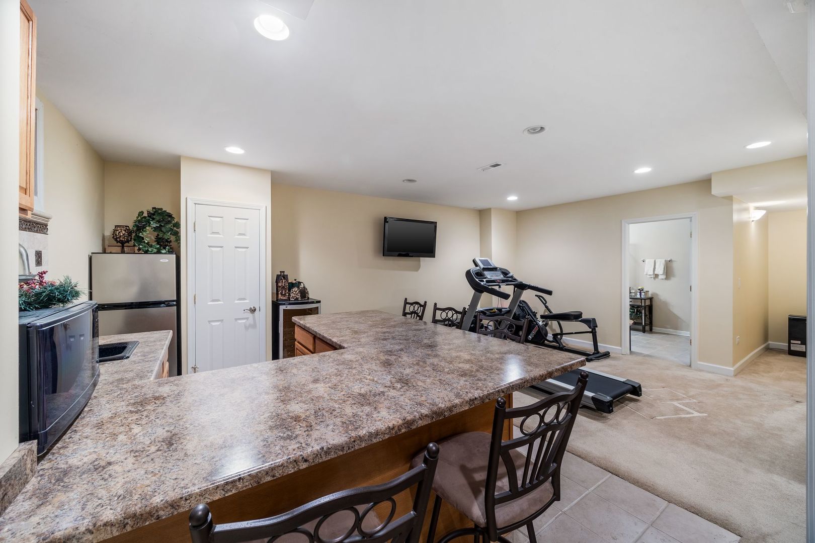 Oswego, Illinois, 60543, United States, 5 Bedrooms Bedrooms, ,4 BathroomsBathrooms,Residential,For Sale,1989652