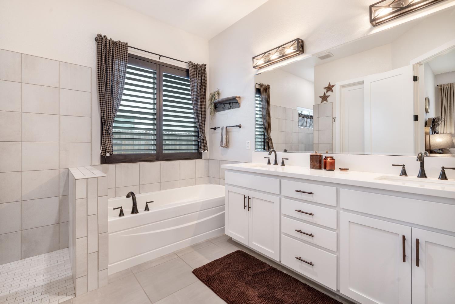 Roseville, California, 95747, United States, 3 Bedrooms Bedrooms, ,2 BathroomsBathrooms,Residential,For Sale,2002190