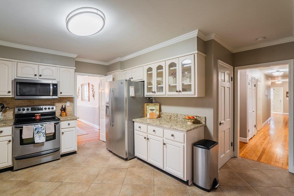 DALTON, Georgia, 30720, United States, 4 Bedrooms Bedrooms, ,3 BathroomsBathrooms,Residential,For Sale,1695923