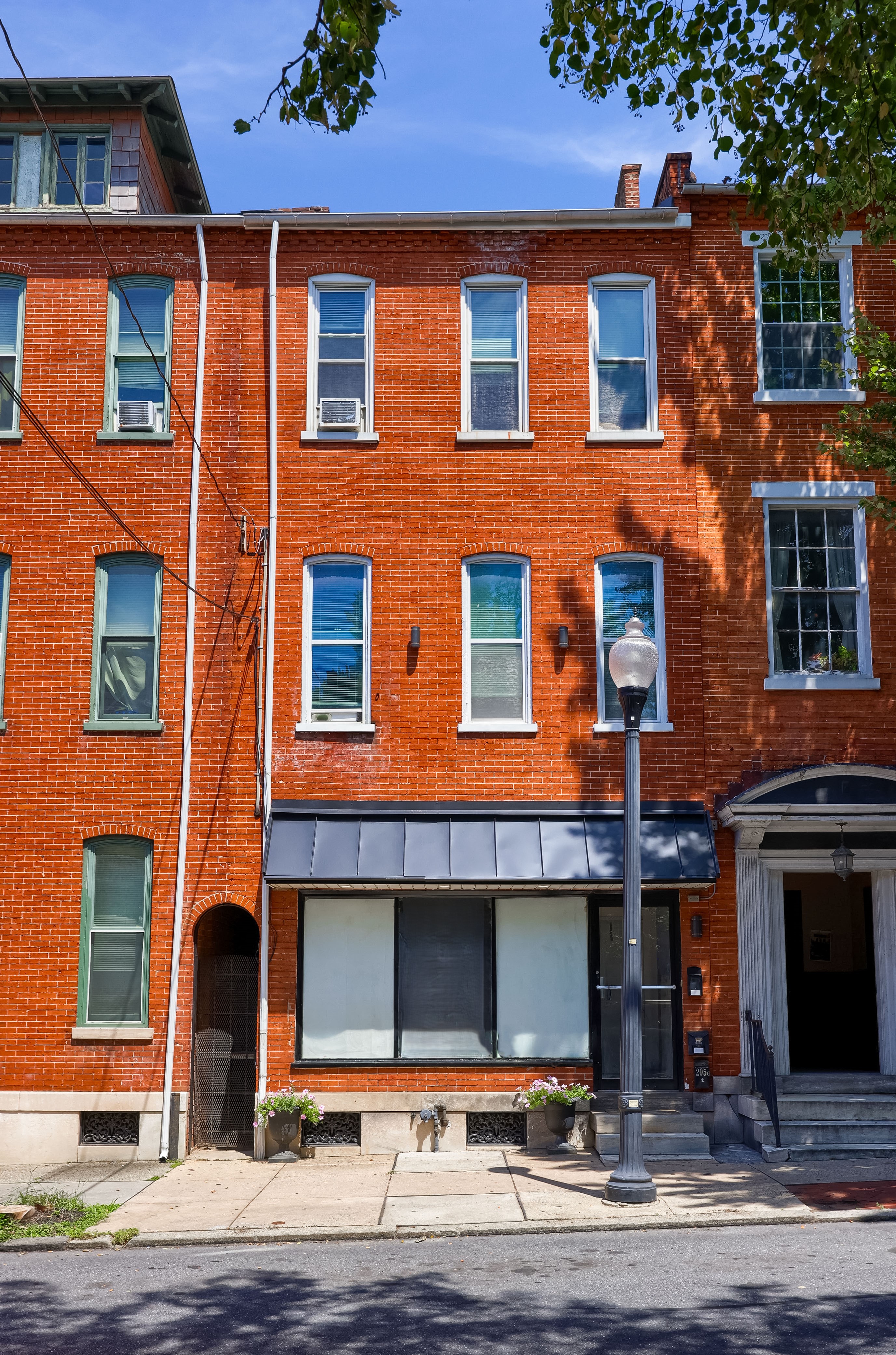  205 E King St - 物件實景