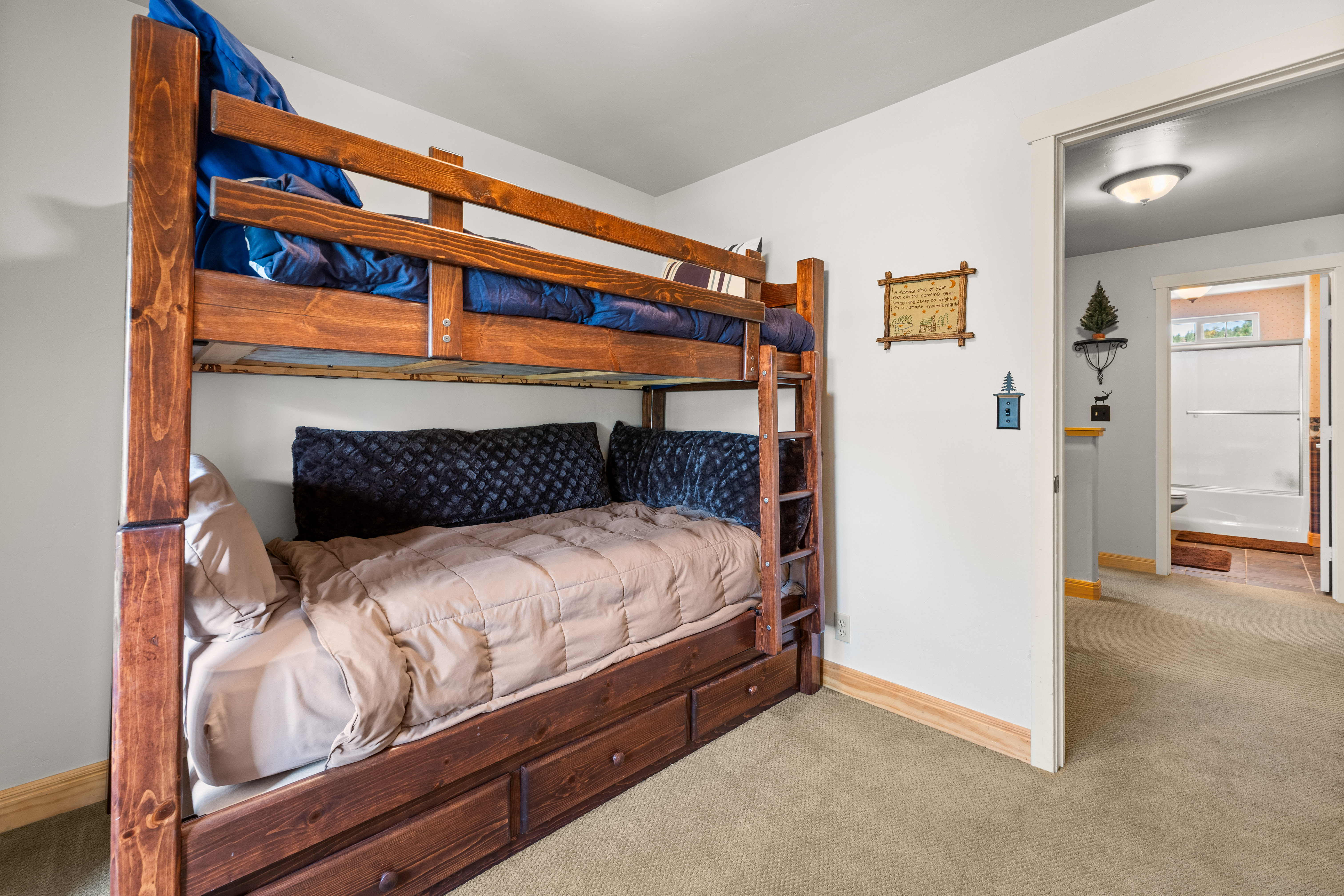  1099 Crags Lane, Fawnskin, CA 92333 - 物件實景
