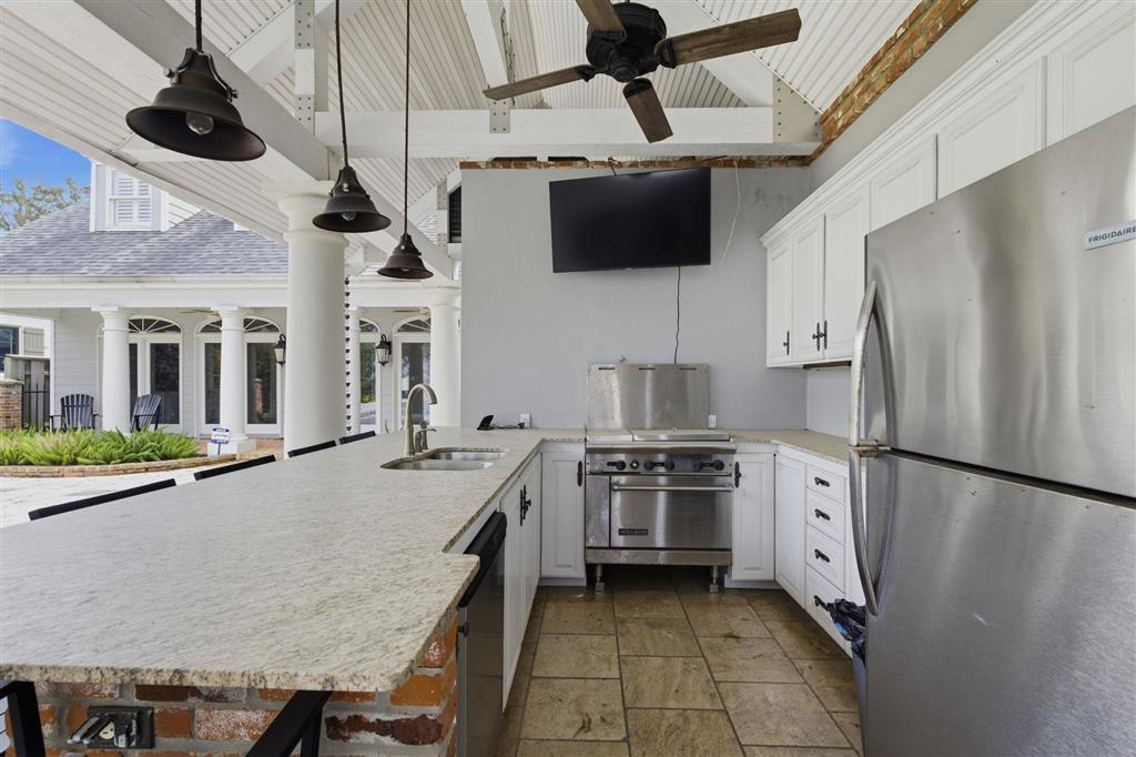 Lake Charles, Louisiana, 70605, United States, 4 Bedrooms Bedrooms, ,4 BathroomsBathrooms,Residential,For Sale,2033093