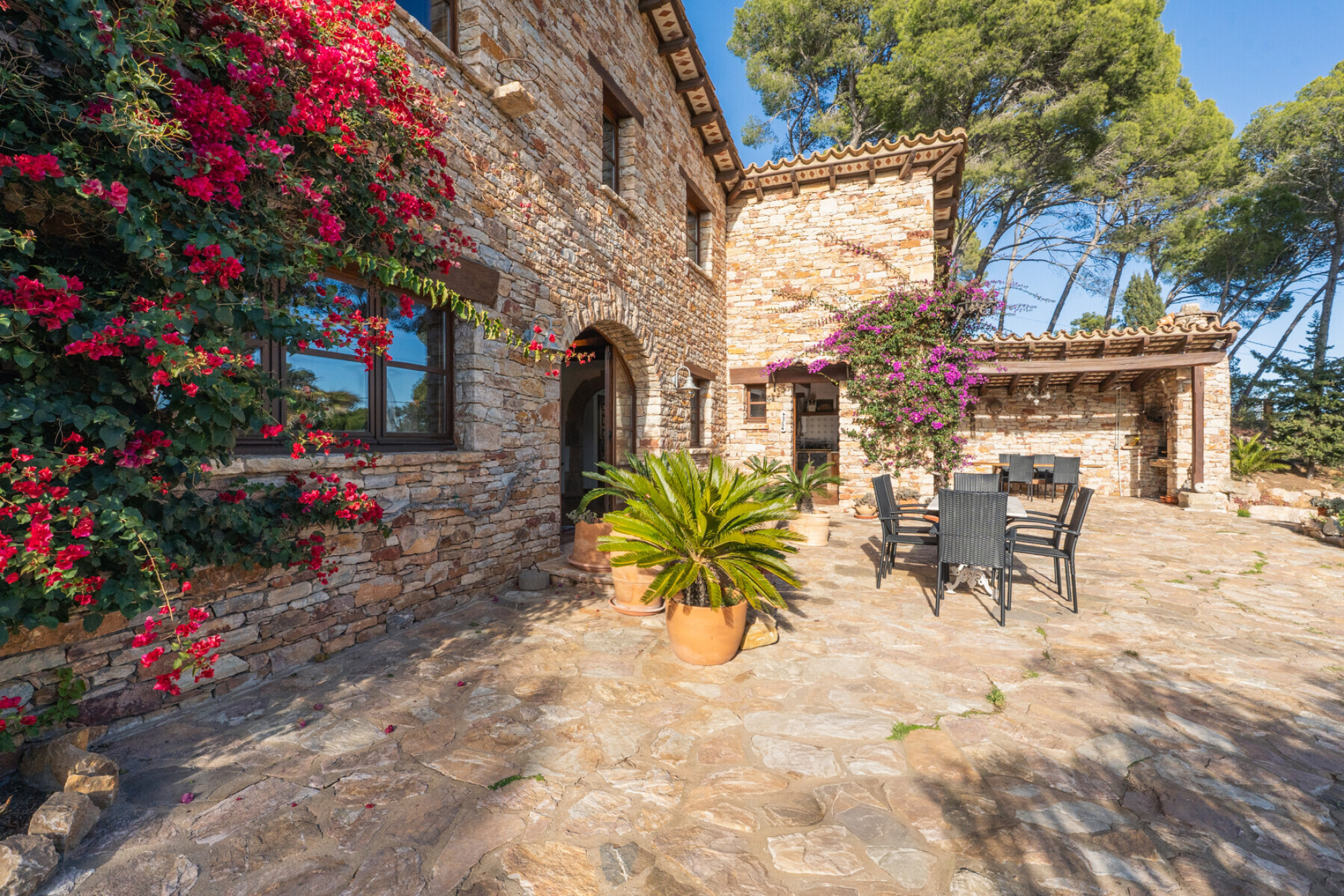  Unique property with sea views in Sa Riera, Begur - 物件實景