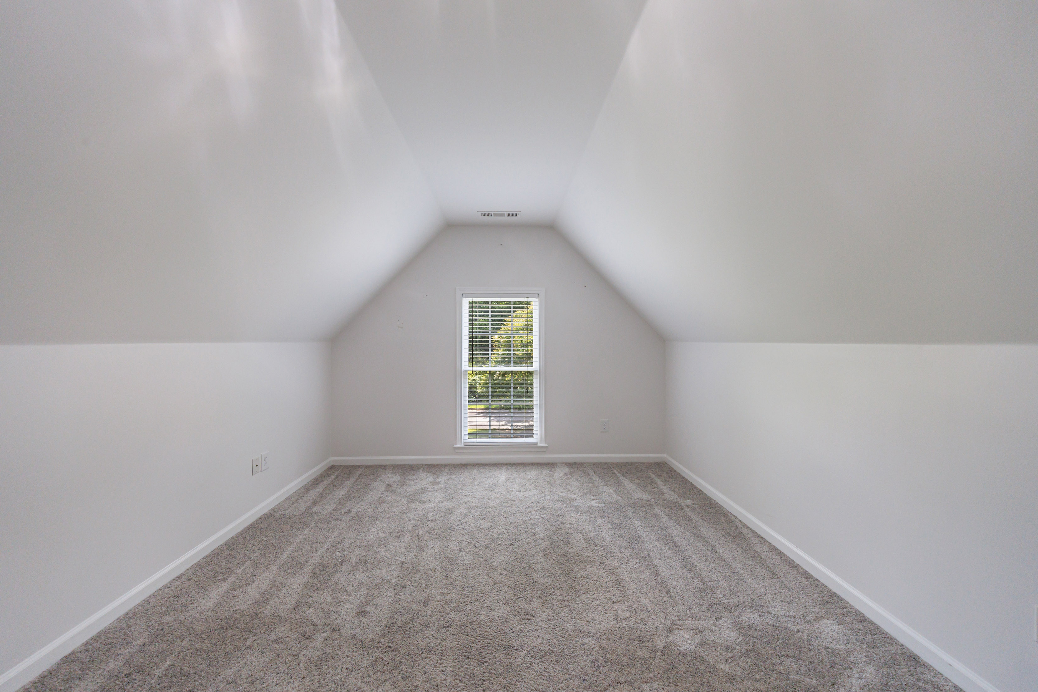  Stunning Craftsman-Style Home Featuring a Desirable Primary Suite on Main Level - 物件實景
