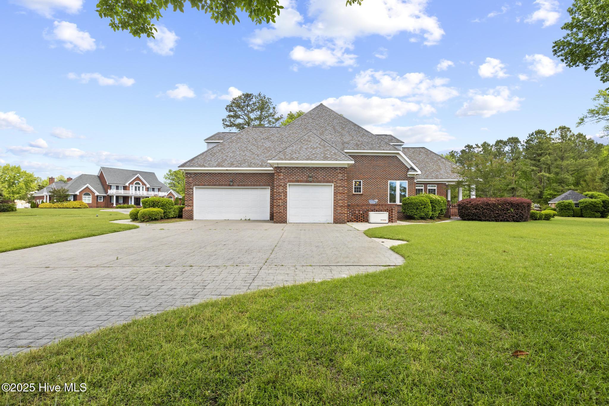 Jacksonville, North Carolina, 28540, United States, 4 Bedrooms Bedrooms, ,5 BathroomsBathrooms,Residential,For Sale,1944565