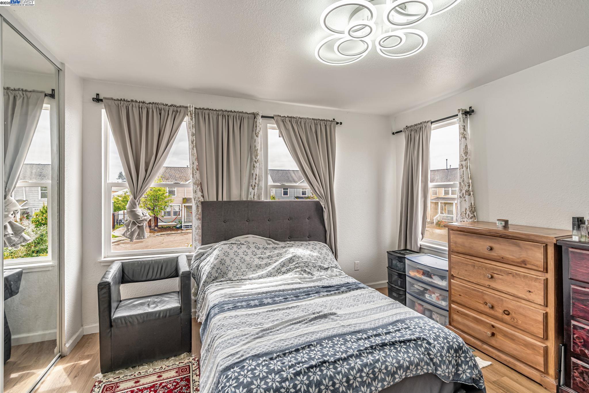 Oakland, California, 94603, United States, 3 Bedrooms Bedrooms, ,2 BathroomsBathrooms,Residential,For Sale,1991687