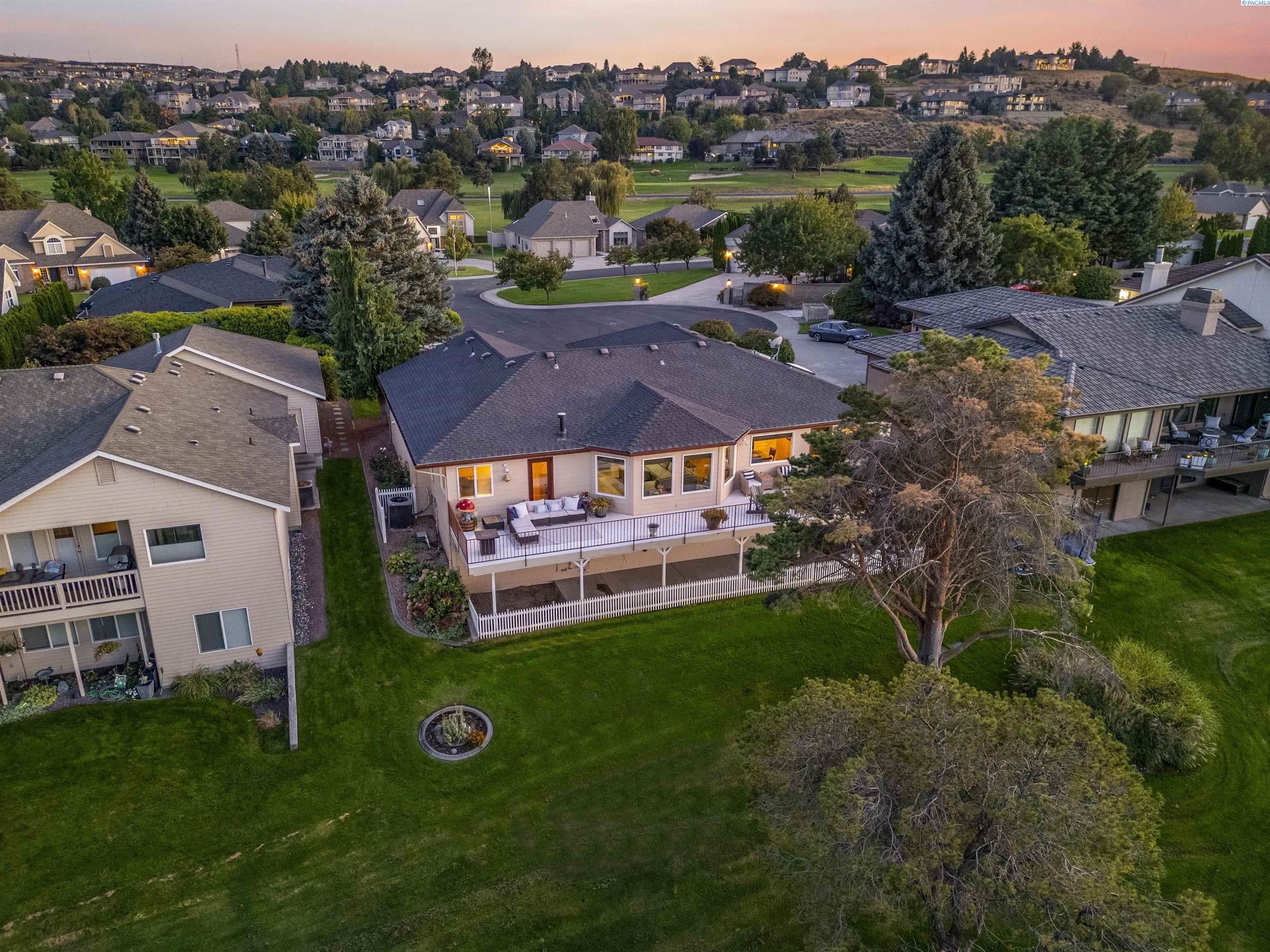 Kennewick, Washington, 99337, United States, 4 Bedrooms Bedrooms, ,2 BathroomsBathrooms,Residential,For Sale,1978666