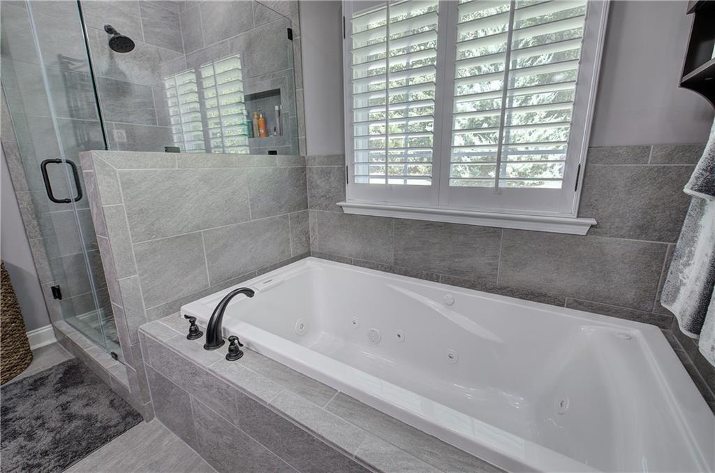 Adairsville, Georgia, 30103, United States, 3 Bedrooms Bedrooms, ,2 BathroomsBathrooms,Residential,For Sale,1951445
