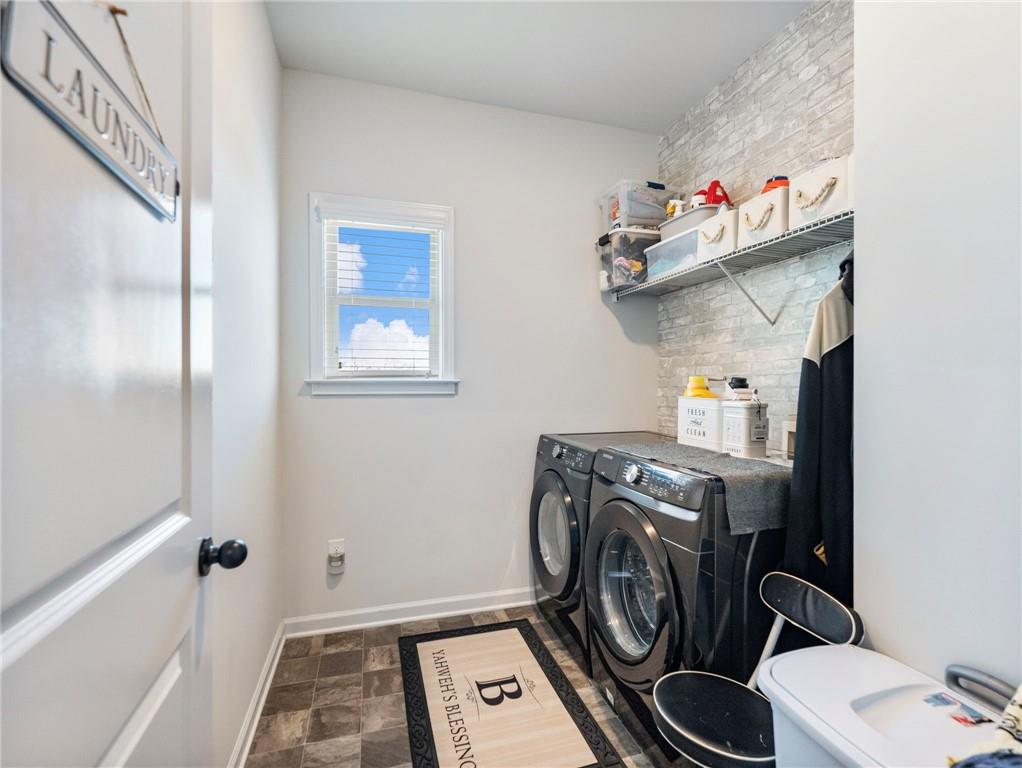 Cumming, Georgia, 30028, United States, 5 Bedrooms Bedrooms, ,4 BathroomsBathrooms,Residential,For Sale,2010449