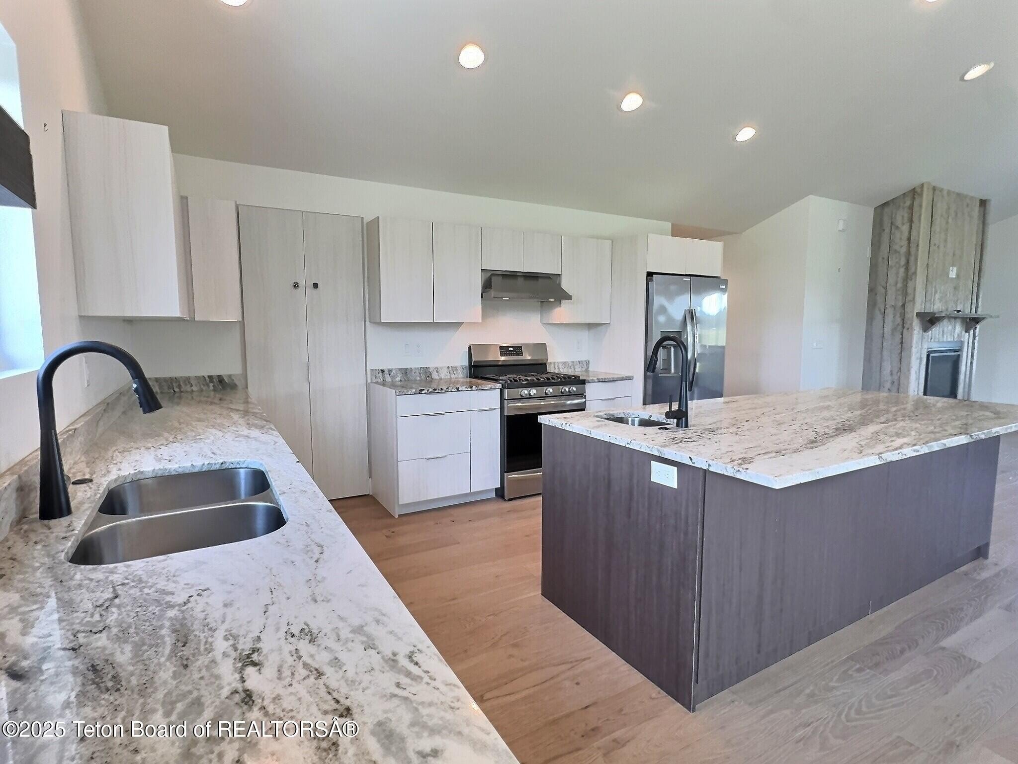 Victor, Idaho, 83455, United States, 3 Bedrooms Bedrooms, ,2 BathroomsBathrooms,Residential,For Sale,1982100